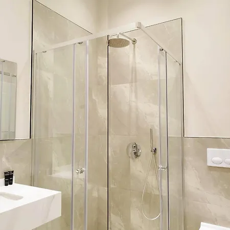 Lili - 게스트하우스 베라트