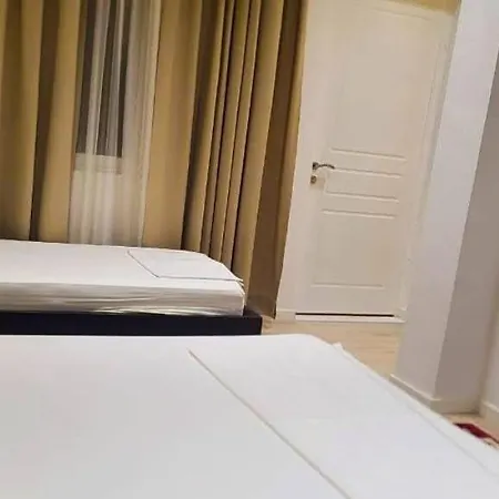 Lili - 3* بيرات