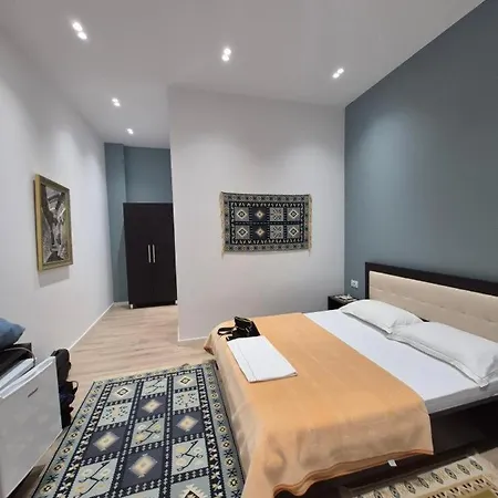 Lili - 게스트하우스 베라트