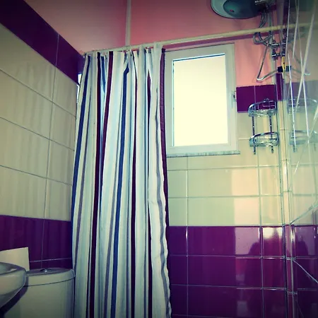 Lili - 게스트하우스 베라트