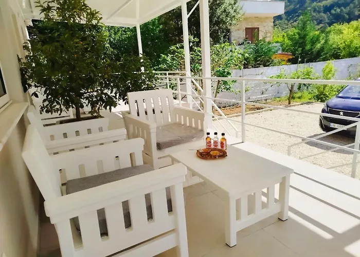 Konukevi Lili - Berat
