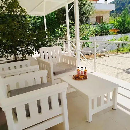 Konukevi Lili - Berat